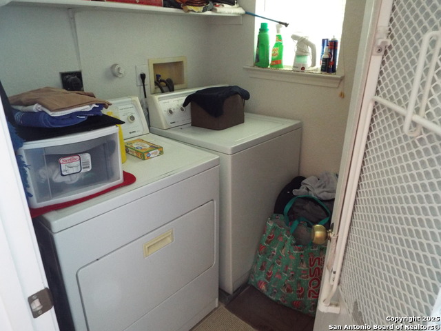 Image 19 of 21 For 7 Moondance