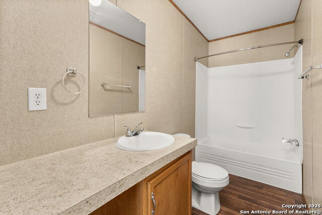 Image 10 of 24 For 646 Old Colony