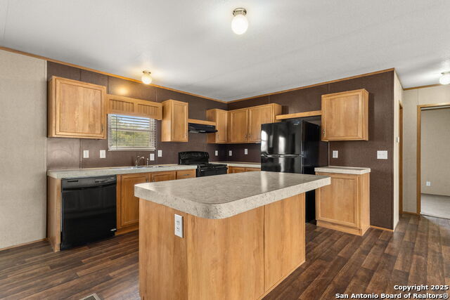 Image 4 of 24 For 646 Old Colony