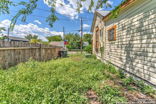 Image 24 of 31 For 722 Pine St S