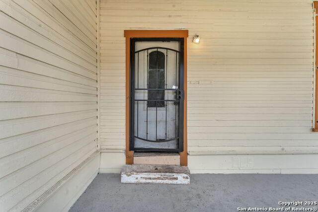 Image 29 of 31 For 722 Pine St S