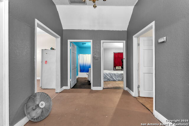 Image 7 of 31 For 722 Pine St S