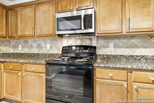 Listing photo id 24 for 506 Leafy Ridge