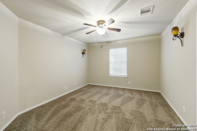 Listing photo id 28 for 506 Leafy Ridge