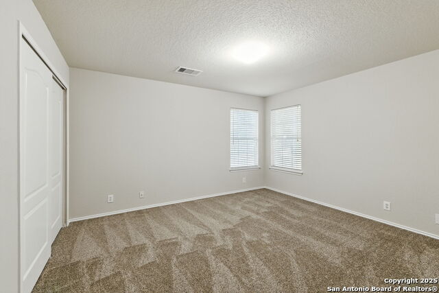 Listing photo id 30 for 506 Leafy Ridge