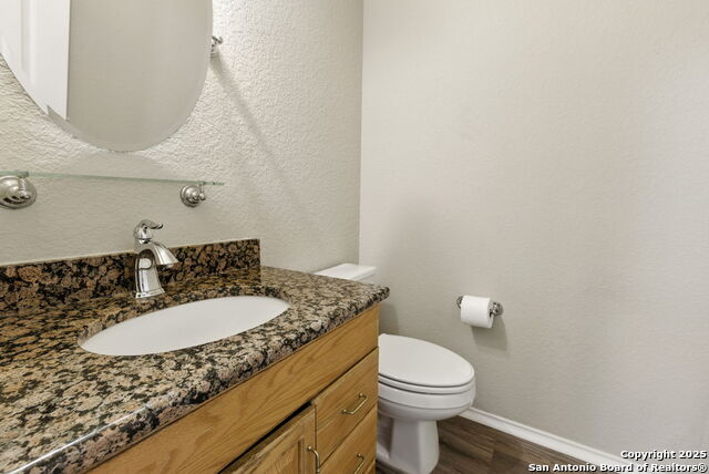 Listing photo id 7 for 506 Leafy Ridge