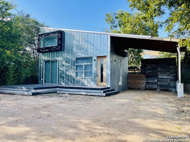 Image 12 of 16 For 511 Iowa St 2