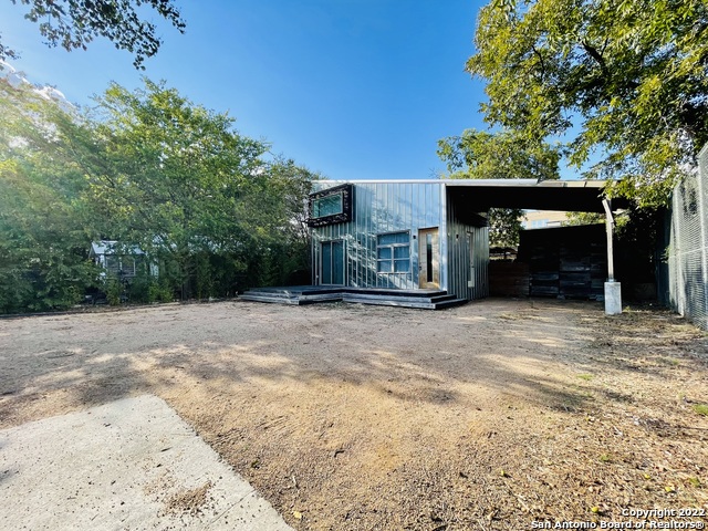 Image 13 of 16 For 511 Iowa St 2