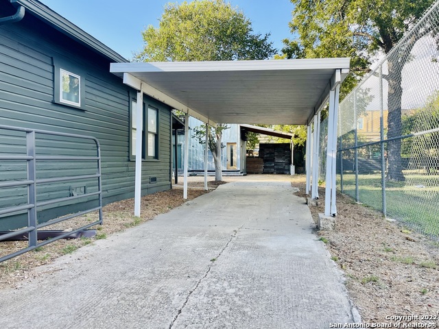 Image 14 of 16 For 511 Iowa St 2