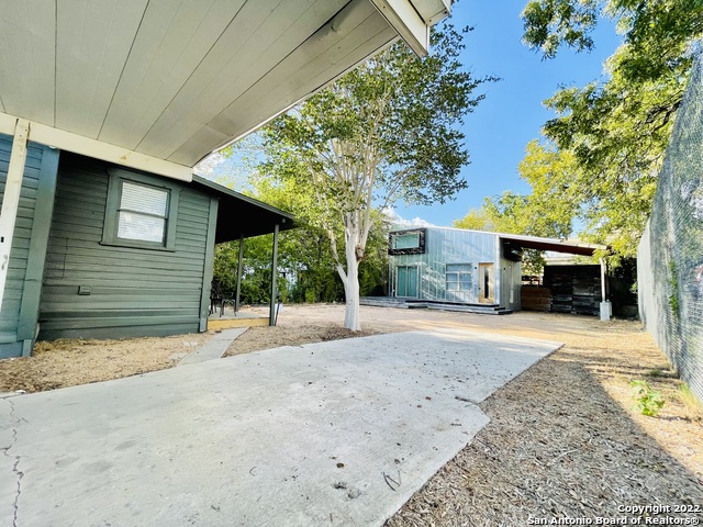 Image 16 of 16 For 511 Iowa St 2