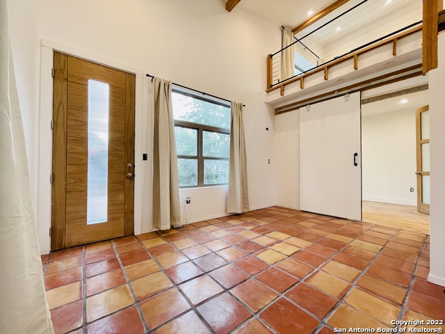 Image 2 of 16 For 511 Iowa St 2