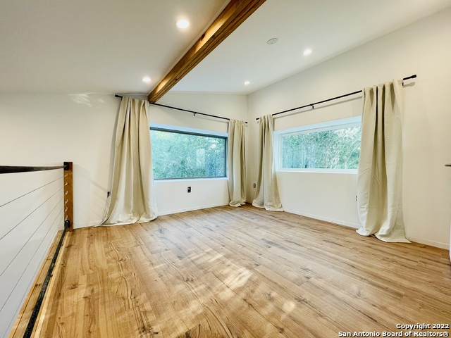 Image 6 of 16 For 511 Iowa St 2