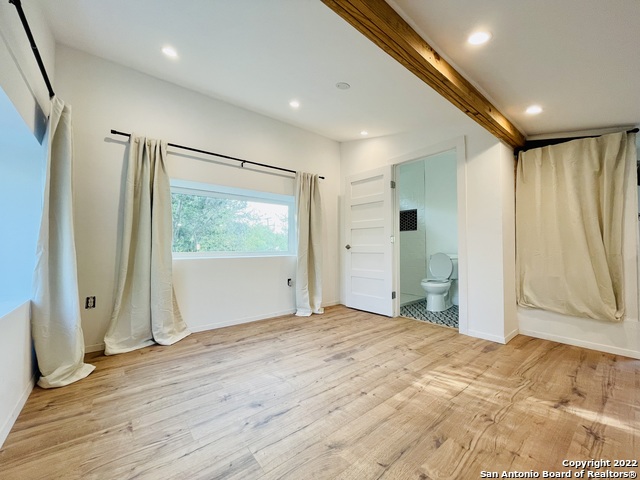 Image 8 of 16 For 511 Iowa St 2