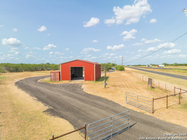 Image 16 of 26 For 14951 Ih 35 N