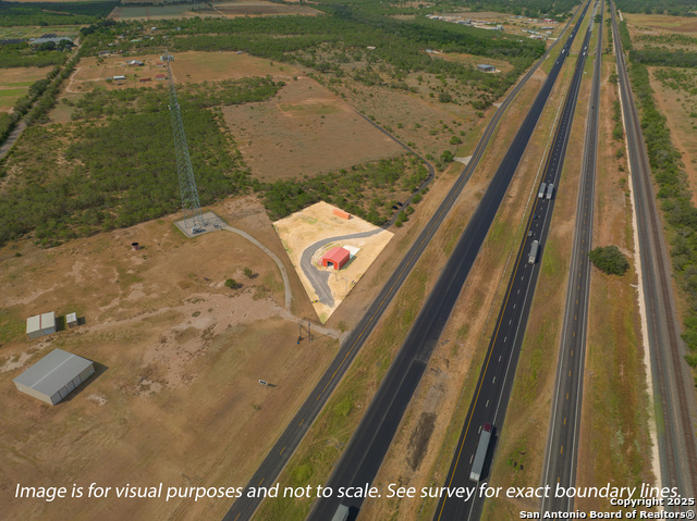 Image 18 of 26 For 14951 Ih 35 N