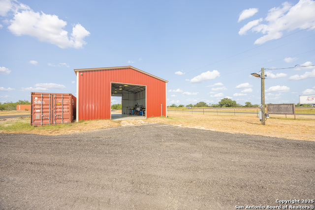 Image 2 of 26 For 14951 Ih 35 N