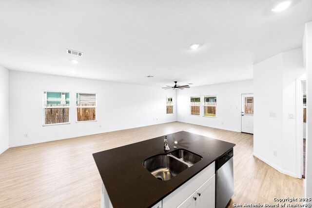 Listing photo id 9 for 31920 Native Sun