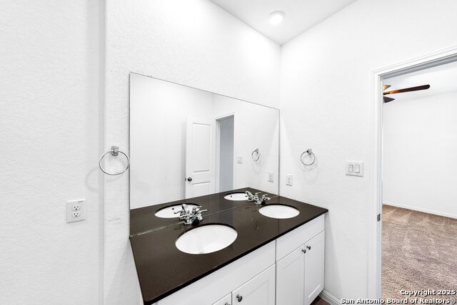 Listing photo id 17 for 31920 Native Sun