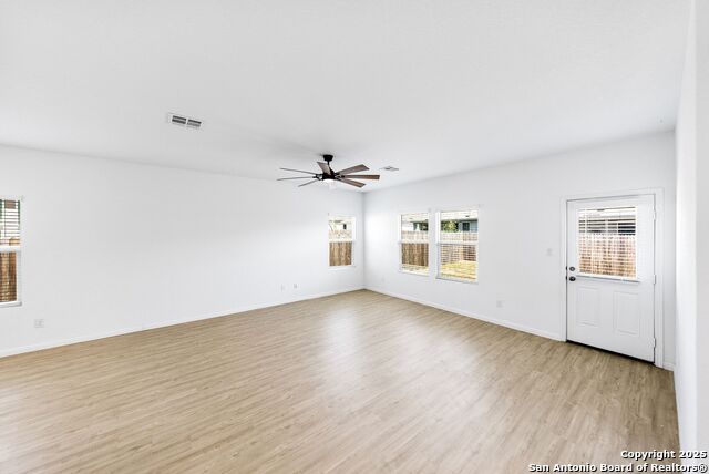 Listing photo id 4 for 31920 Native Sun