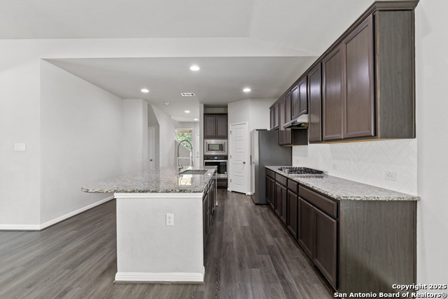 Listing photo id 11 for 13031 Maridell Park