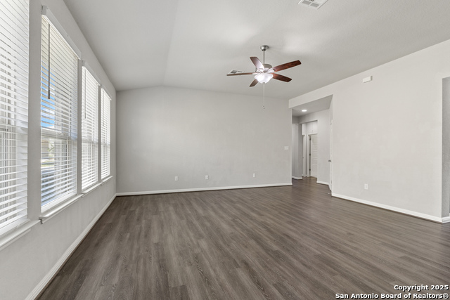 Listing photo id 14 for 13031 Maridell Park