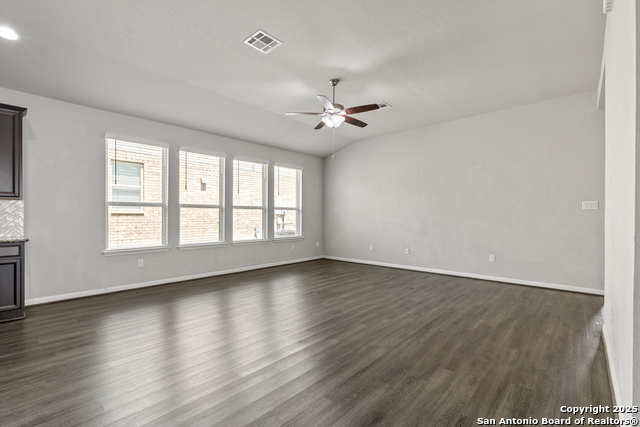 Listing photo id 15 for 13031 Maridell Park