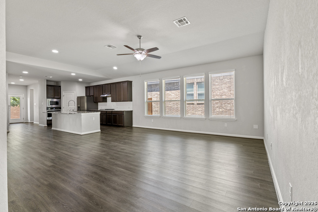 Listing photo id 16 for 13031 Maridell Park