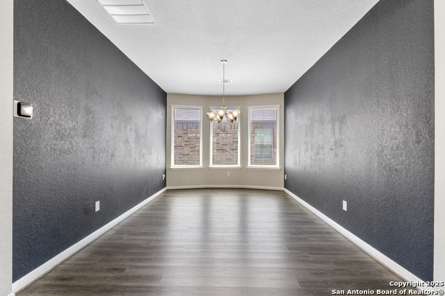 Listing photo id 2 for 13031 Maridell Park