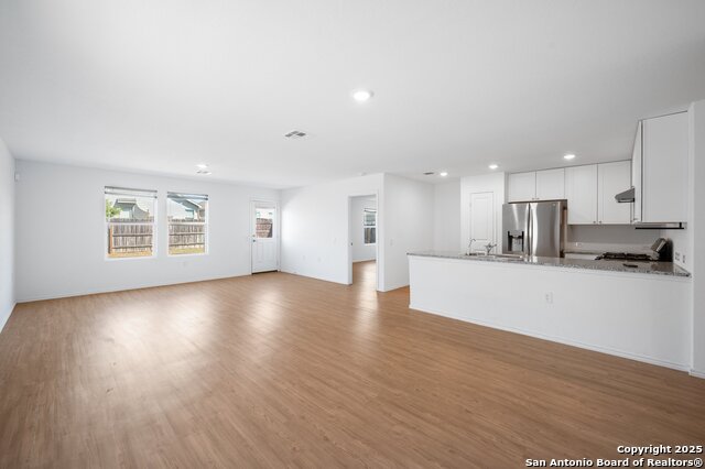 Image 14 of 30 For 615 Bean Bnd