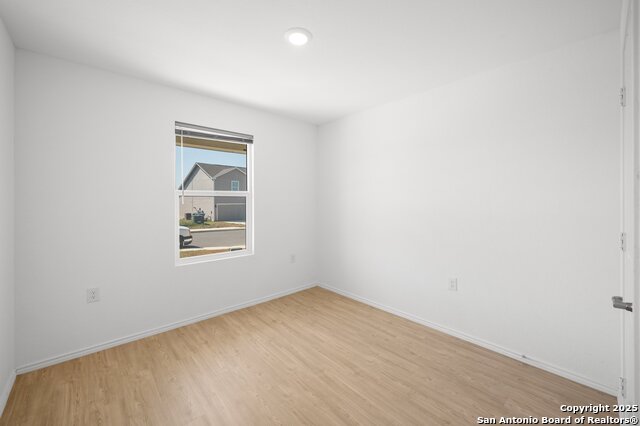 Image 21 of 30 For 615 Bean Bnd