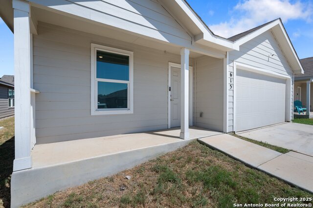 Image 4 of 30 For 615 Bean Bnd