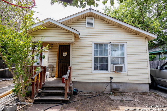 Details for 2040 Laurel W, San Antonio, TX 78201