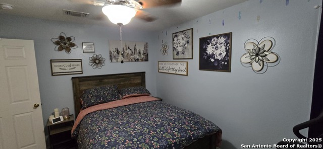 Listing photo id 6 for 116 Evlyn W