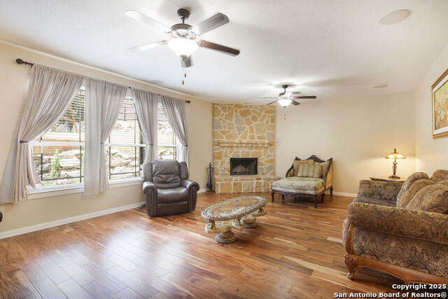 Listing photo id 10 for 19219 Deep Bay