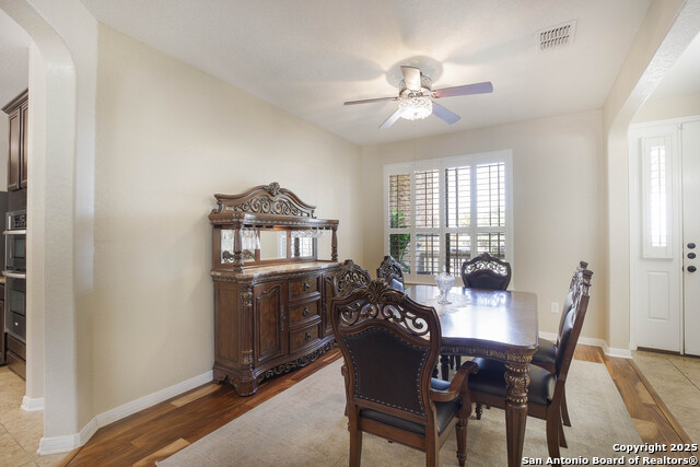 Listing photo id 2 for 19219 Deep Bay