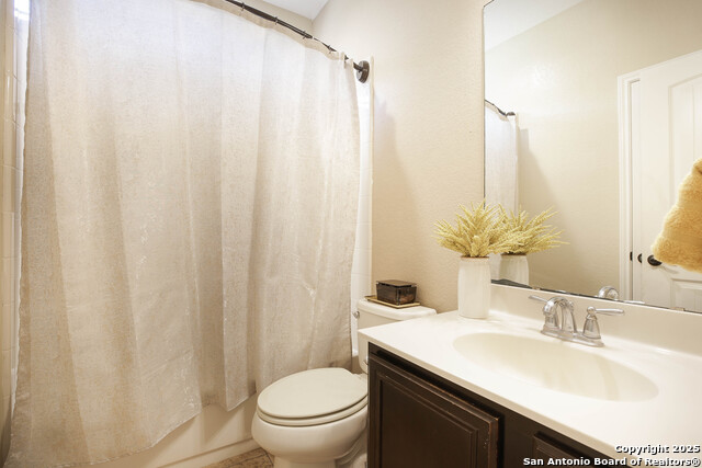 Listing photo id 4 for 19219 Deep Bay
