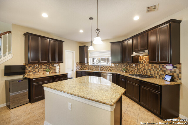 Listing photo id 7 for 19219 Deep Bay