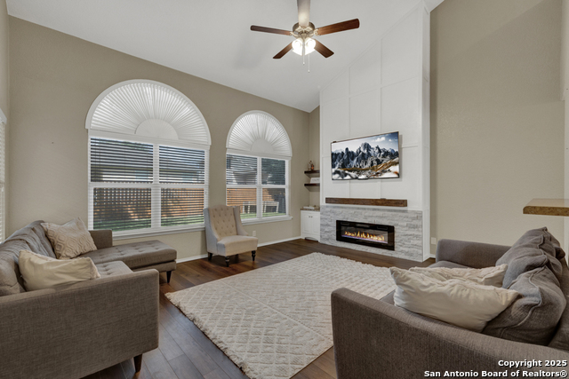 Image 13 of 41 For 716 Hollow Ridge