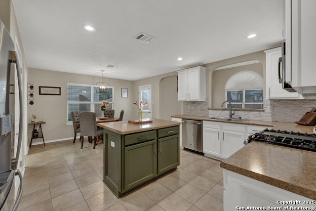 Image 16 of 41 For 716 Hollow Ridge