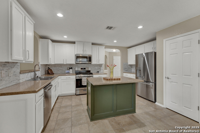 Image 18 of 41 For 716 Hollow Ridge