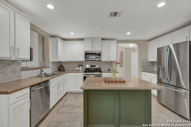 Image 19 of 41 For 716 Hollow Ridge