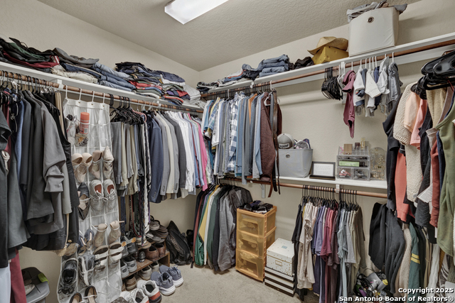 Image 26 of 41 For 716 Hollow Ridge