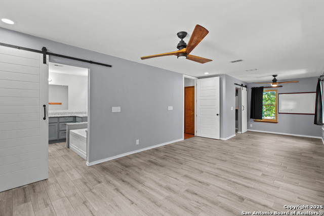 Listing photo id 13 for 10001 Big Geronimo St
