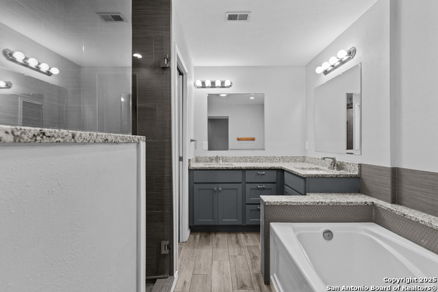 Listing photo id 14 for 10001 Big Geronimo St