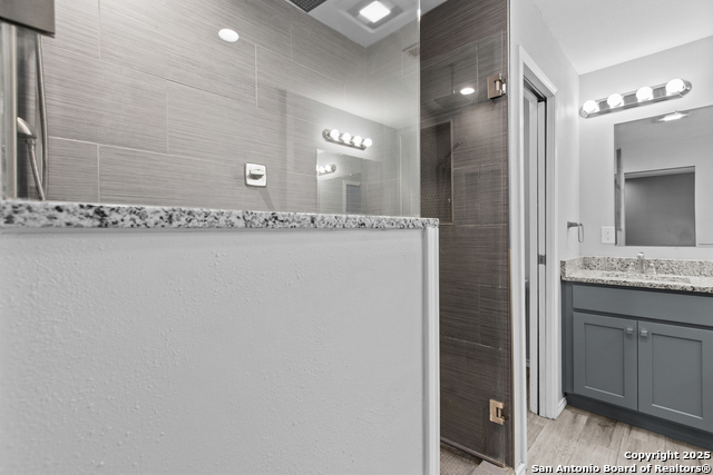 Listing photo id 15 for 10001 Big Geronimo St