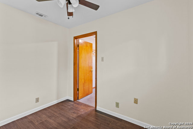 Listing photo id 21 for 10001 Big Geronimo St