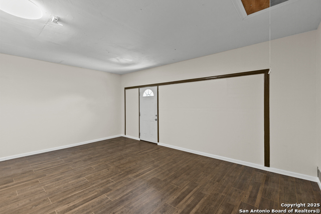 Listing photo id 23 for 10001 Big Geronimo St