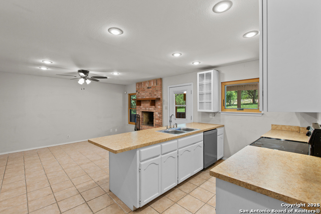 Listing photo id 7 for 10001 Big Geronimo St