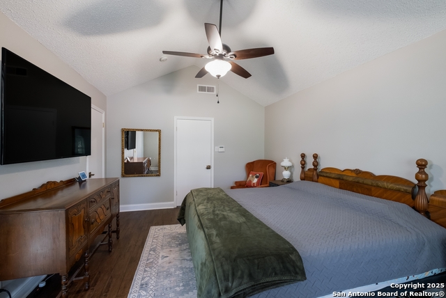 Image 16 of 26 For 12518 Chateau Forest