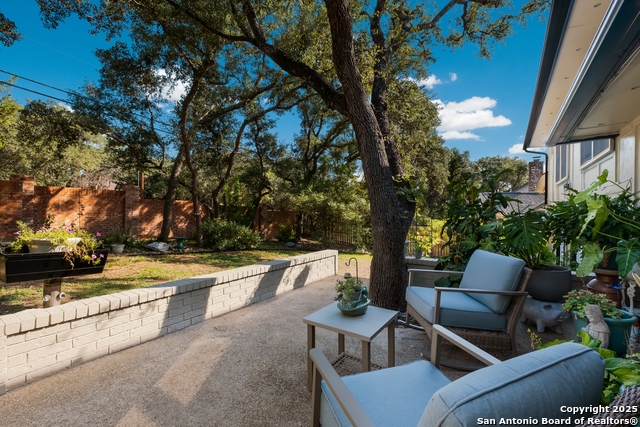 Image 24 of 26 For 12518 Chateau Forest